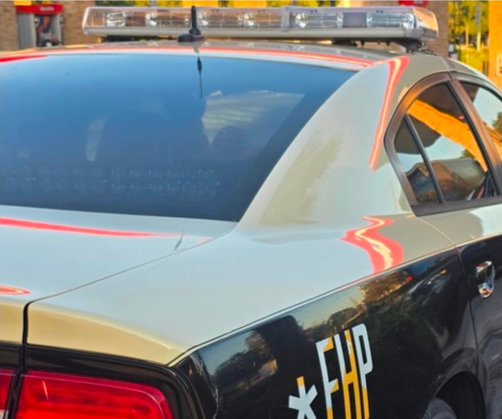 Teens killed, 6-year-old seriously injured in Saturday night crash near Groveland