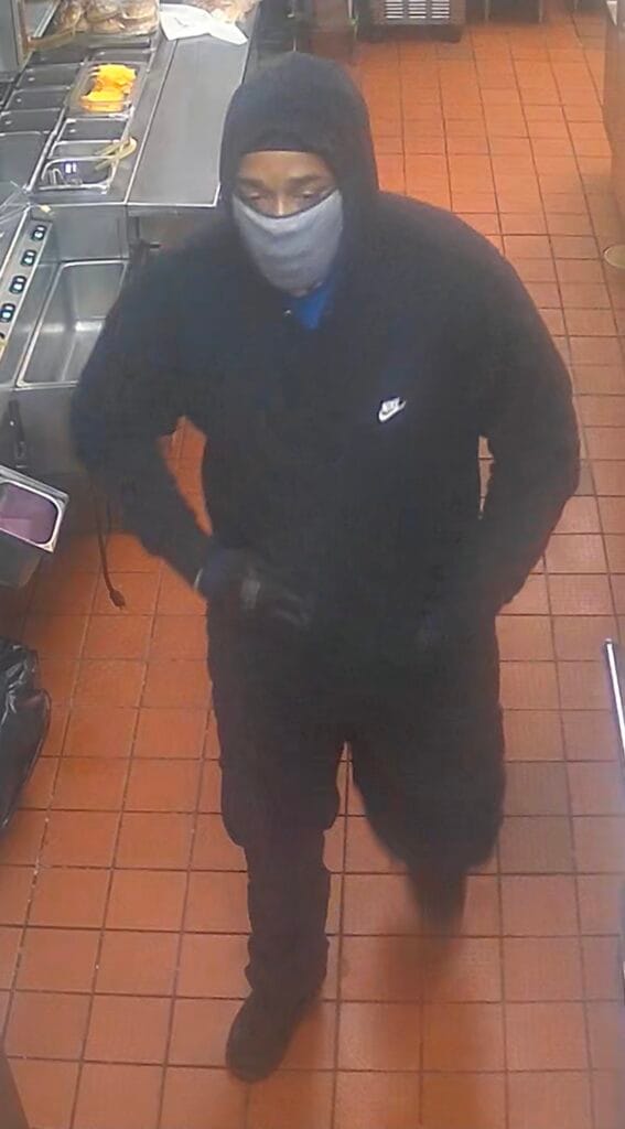 Mount Dora police searching for armed robber